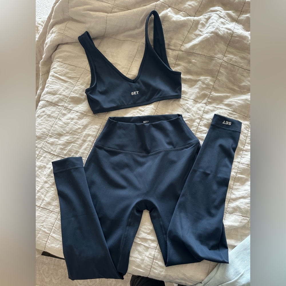 Set active leggings and bra
